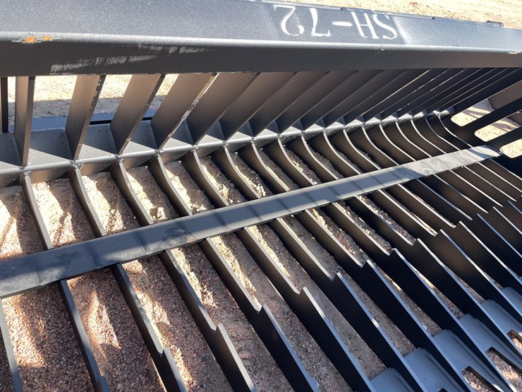 #4111-•-72"-rock-bucket-attachment-image-4