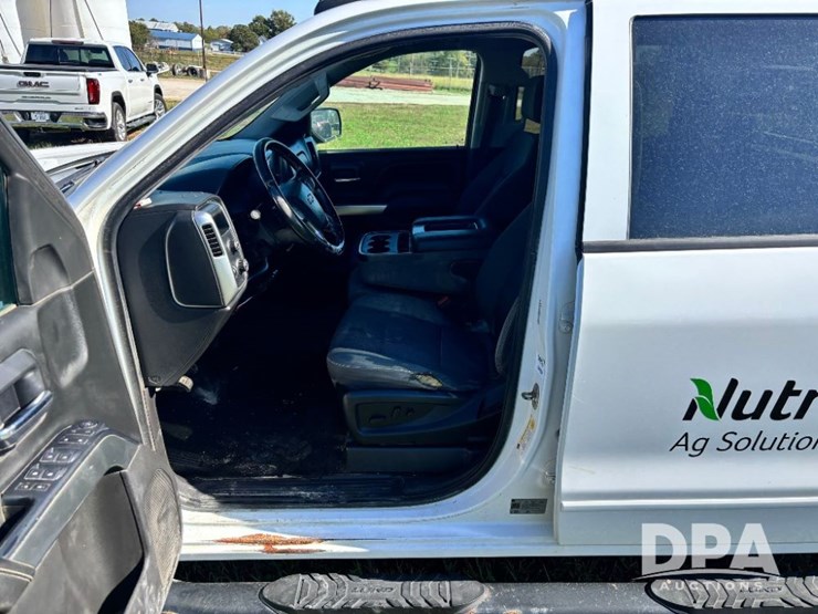 2018-chevrolet-silverado-image-65