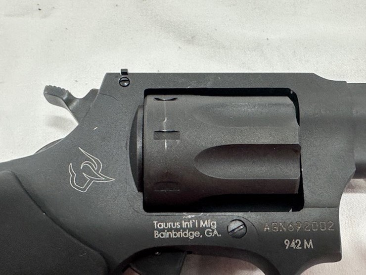 #2025-00067-•-taurus-942m-revolver-image-39