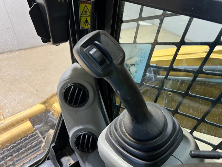 caterpillar-272c-image-23