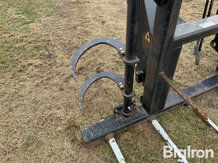 dymax-bale-spear-wheel-loader-attachment-image-17