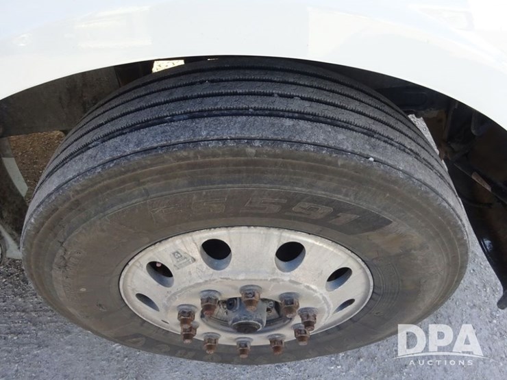 2018-freightliner-coronado-day-cab-glider-truck-(pz13996,-unit-773)-image-39