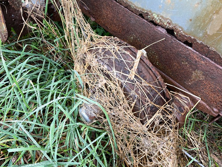 #8040-•-1998-corn-pro-tandem-axle-horse-trailer-(no-title)-image-22