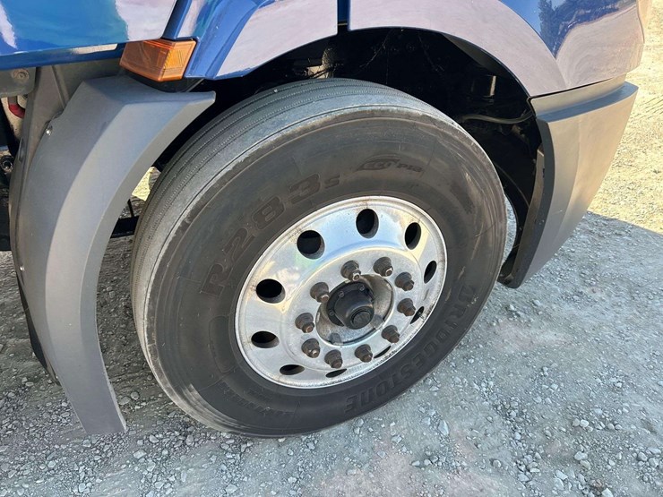 2021-freightliner-cascadia-116-image-31