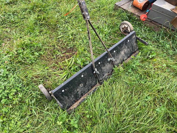 #8124-•-lawn-aerator-image-7