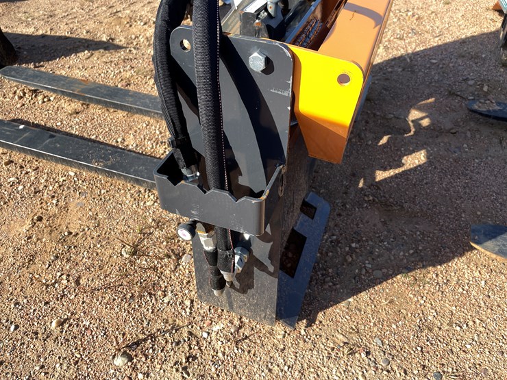 #4092-•-wolverine-pallet-fork-hydraulic-adjustable-attachment-image-3