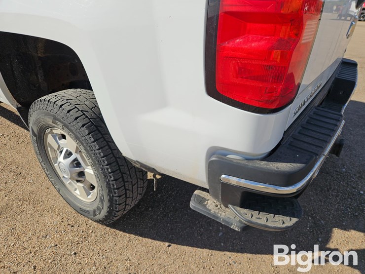 2015-chevrolet-silverado-2500-image-19