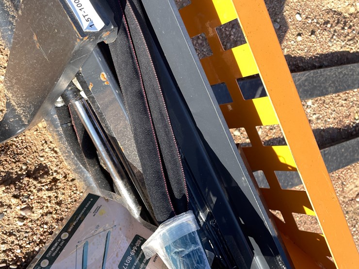 #4088-•-wolverine-pallet-fork-hydraulic-adjustable-attachment-image-13