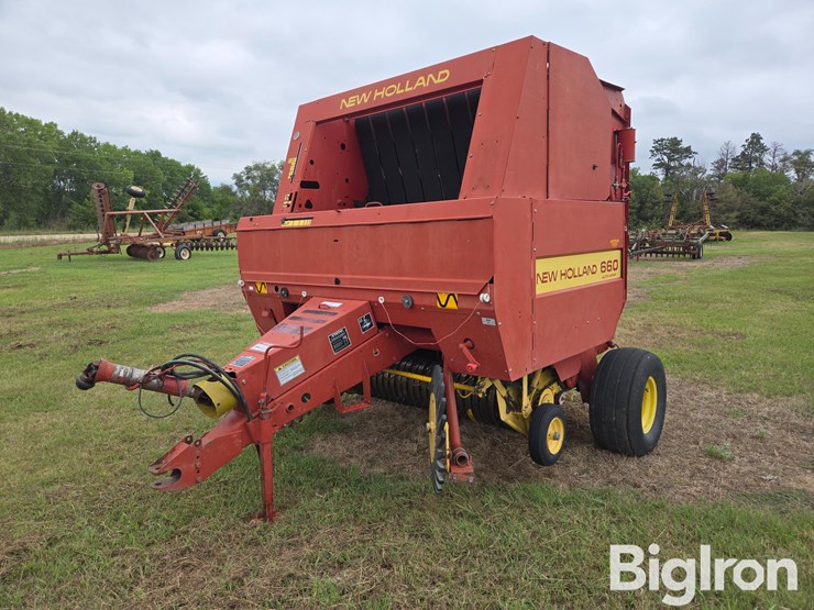 new-holland-660-image-1