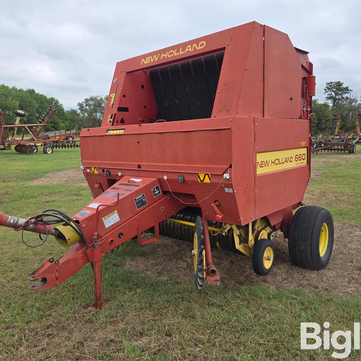 NEW HOLLAND 660