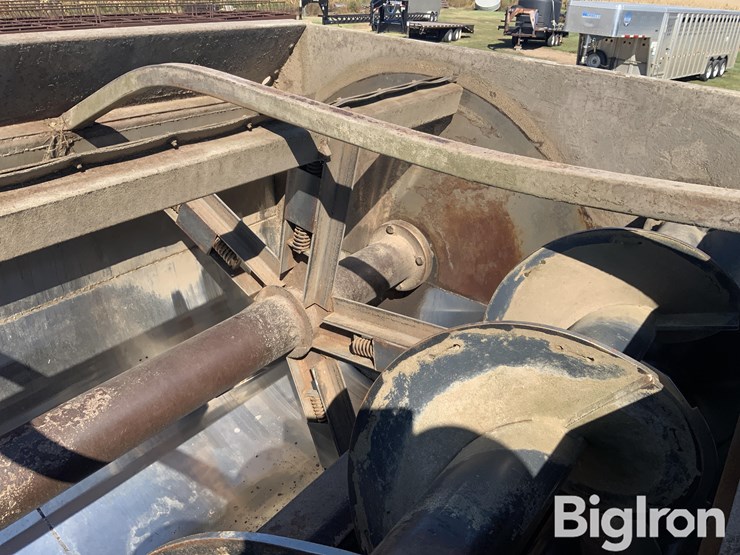 2001-international-4700-image-12