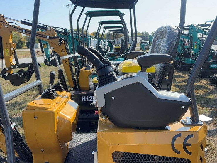 mini-excavator-mx12rx-image-17