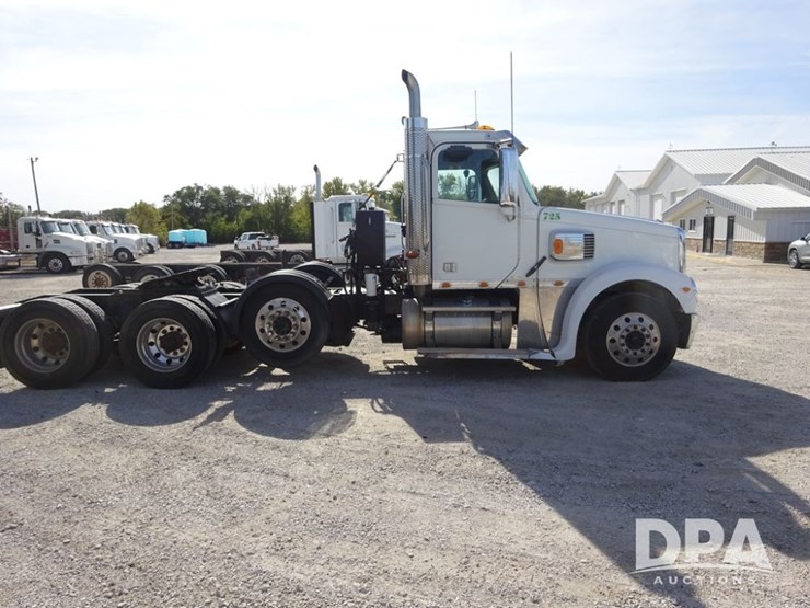 2017-freightliner-coronado-day-cab-glider-truck-(pz13993,-unit-725)-image-15