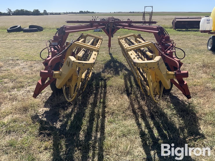 new-holland-216-image-6