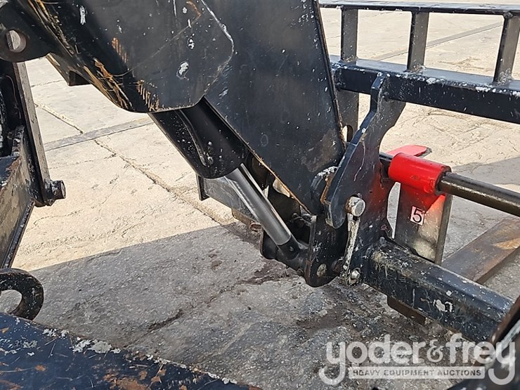 2016-sky-trak-10054-image-20