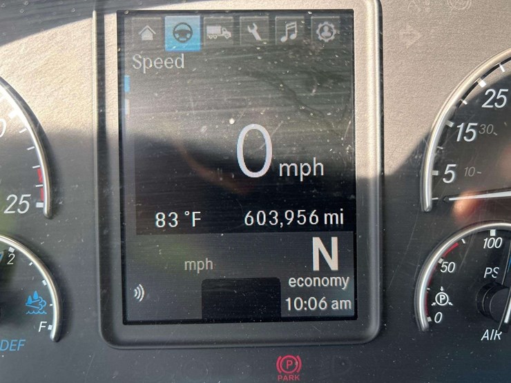 2021-freightliner-cascadia-116-image-6