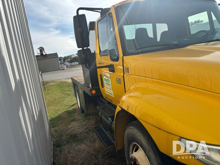 2007-international-durastar-4300-image-11