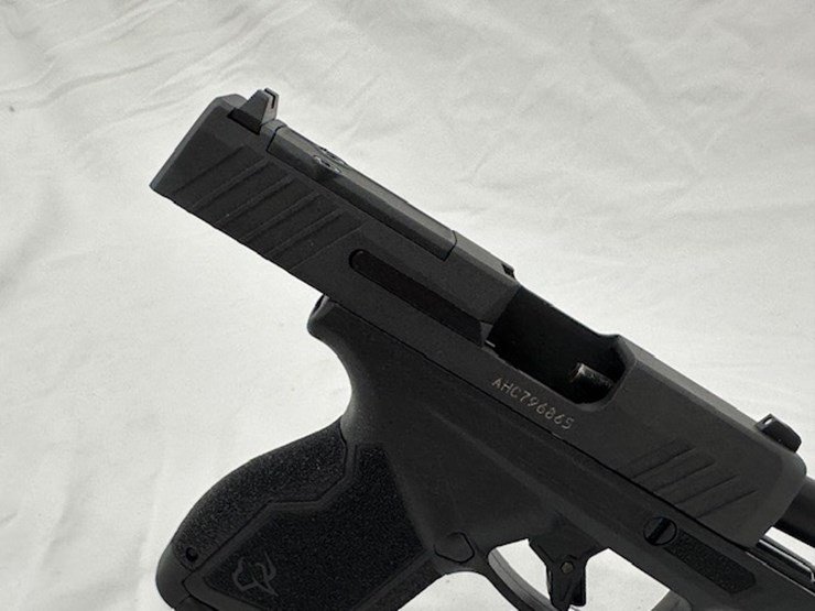 #2025-00059-•-taurus-gx4-pistol-image-30