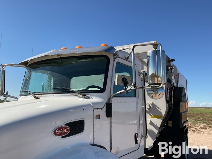 2020-peterbilt-337-image-9