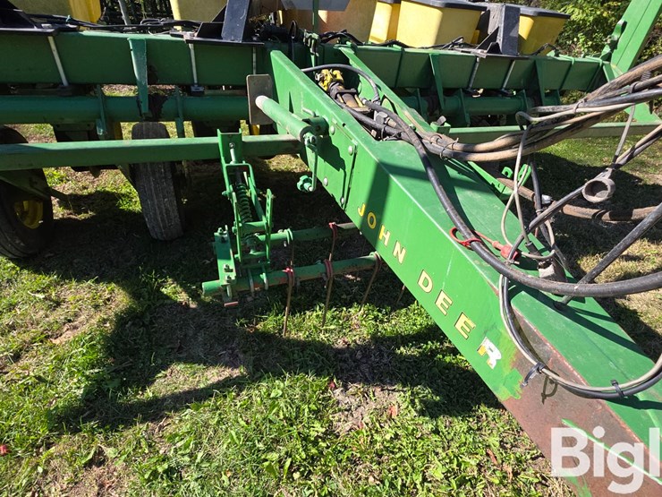 john-deere-7000-image-16