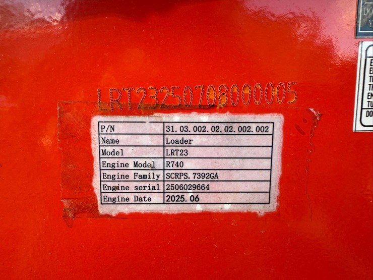 agt-industrial-lrt23-mini-track-loader-image-8