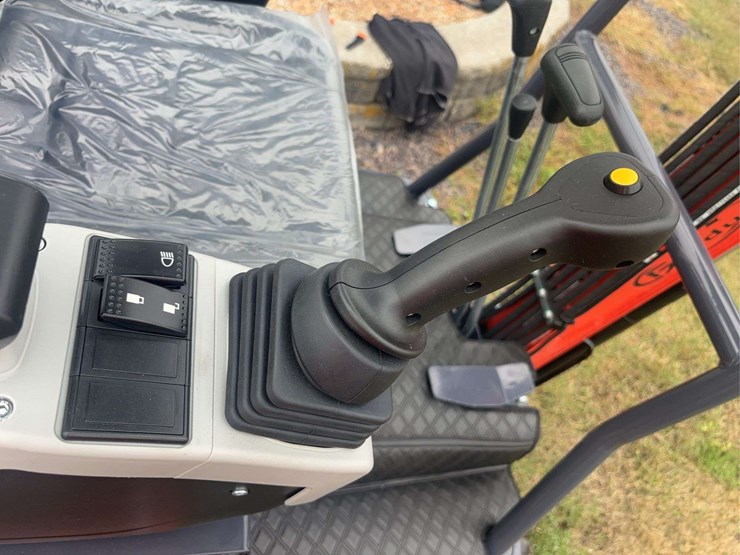 mini-excavator-mx12rx-image-23