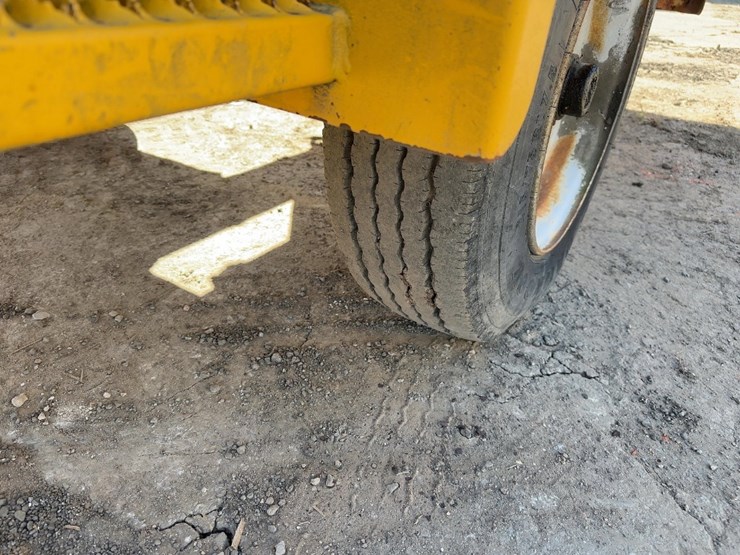 2002-woodsman-15xtreme-tow-behind-wood-chipper-image-10