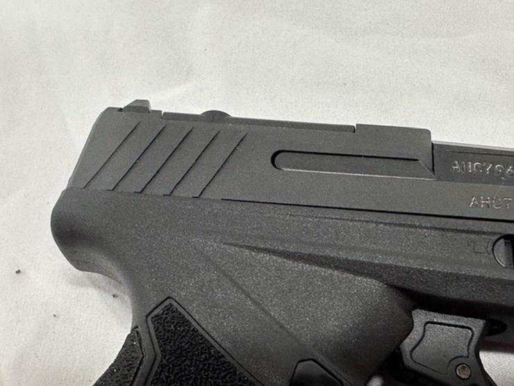 #2025-00059-•-taurus-gx4-pistol-image-53