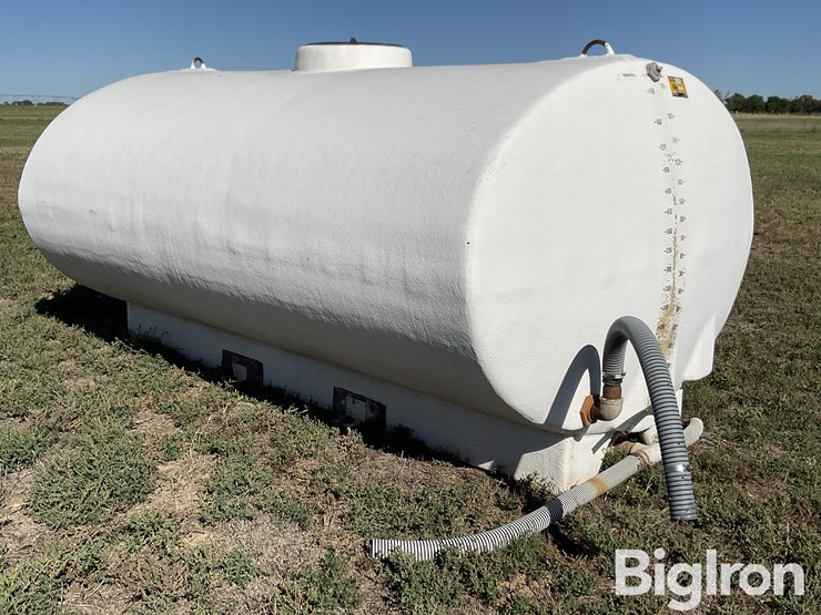 1600-gallon-liquid-fertilizer-poly-tank-image-3
