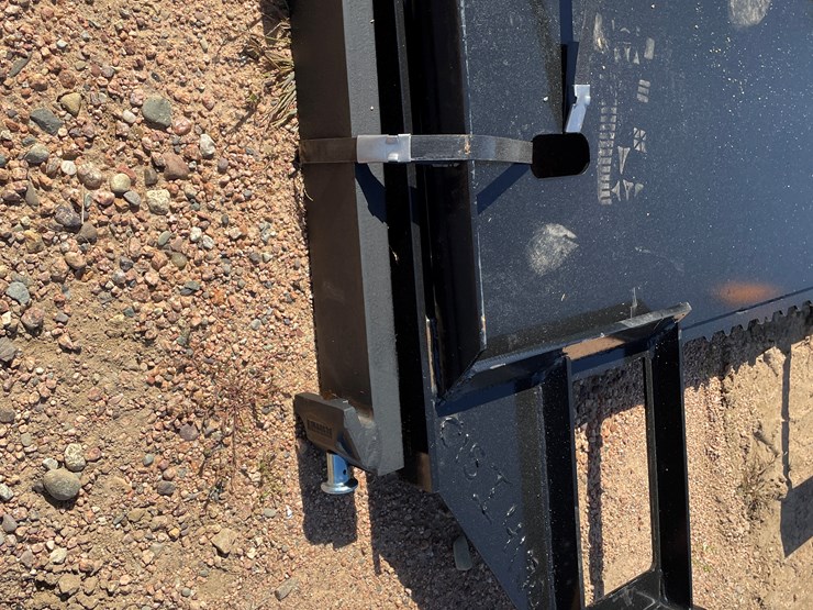 #4137-•-universal-pallet-fork-attachment-image-2