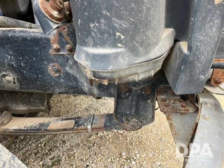 1995-freightliner-fl70-image-63