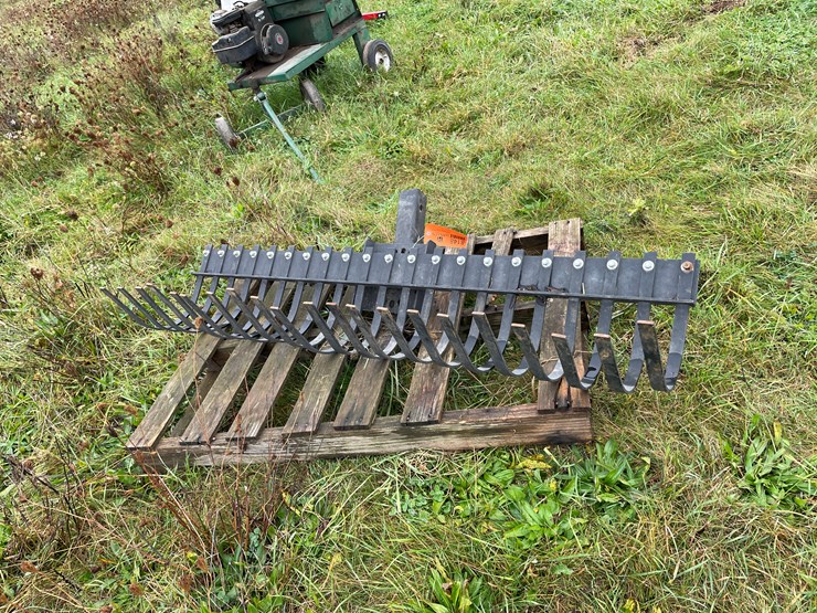 #8148-•-hitch-mounted-rake-image-4