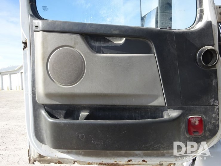 2007-volvo-vnl-day-cab-truck-(pz13987,-unit-110)-image-87