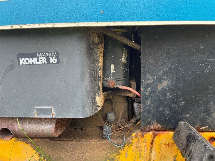 #9624-•-cub-cadet-1615-riding-lawn-mower-image-16