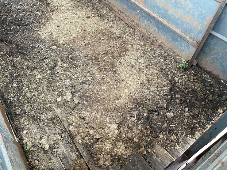 #8040-•-1998-corn-pro-tandem-axle-horse-trailer-(no-title)-image-30