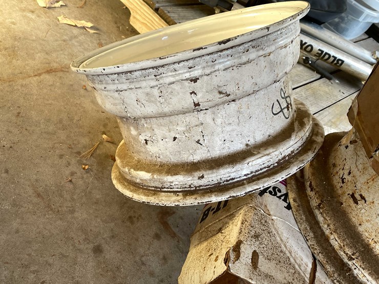 #6618-•-(4)-white-rims-image-4