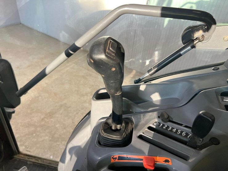 2015-kubota-l4060-image-29