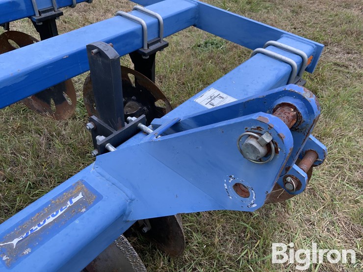 2011-blu-jet-track-master-image-11