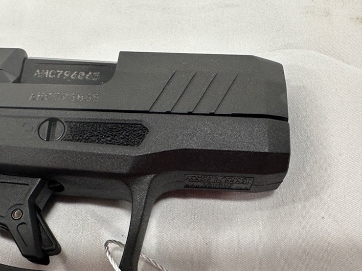 #2025-00059-•-taurus-gx4-pistol-image-55