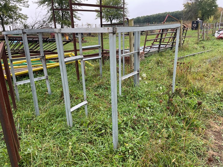 #8116-•-misc-metal-frames-image-12