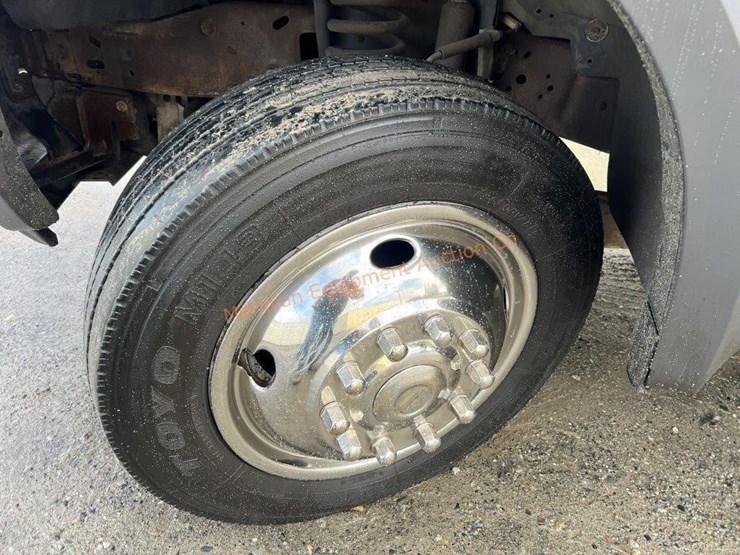 2005-ford-f550-image-8