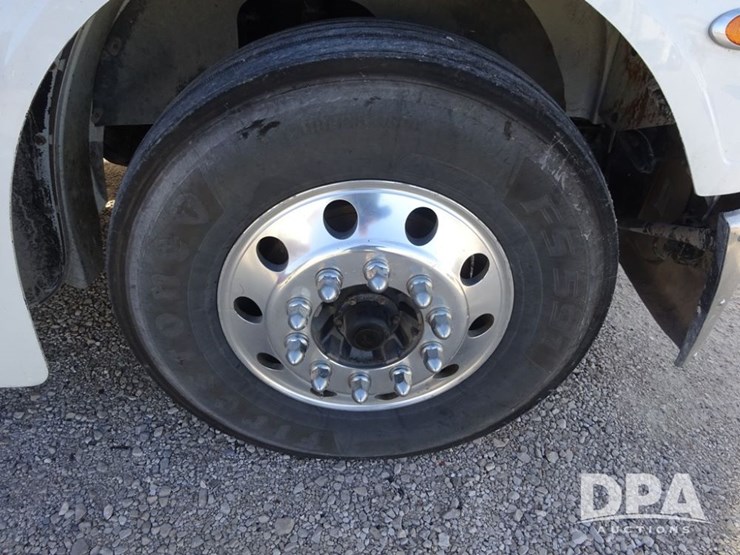 2016-freightliner-coronado-day-cab-glider-truck-(pz13982,-unit-720)-image-41