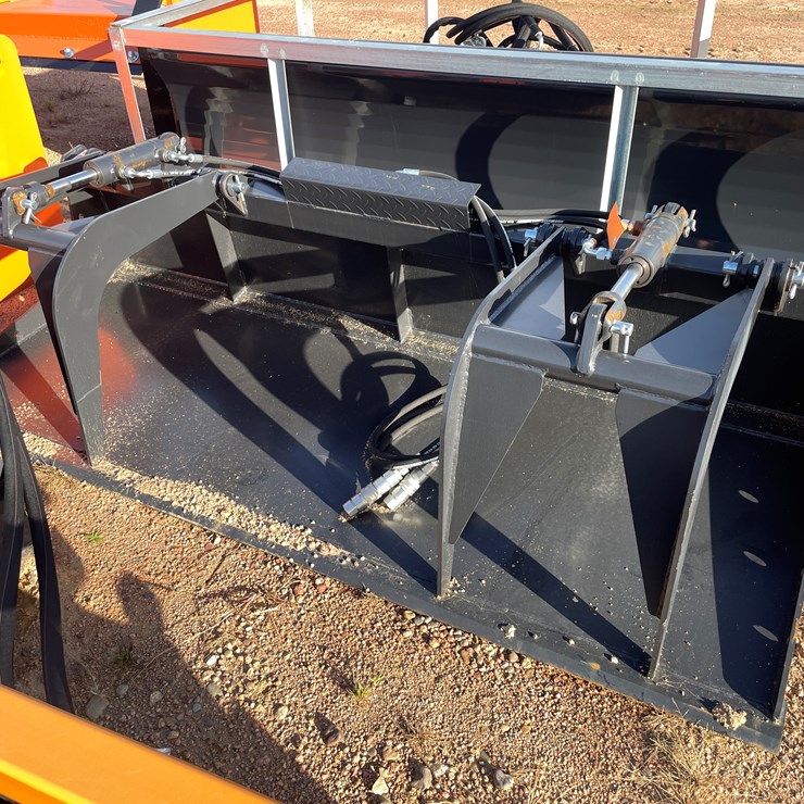 #4052 • 84" Smooth Faced Grapple Bucket Attachment