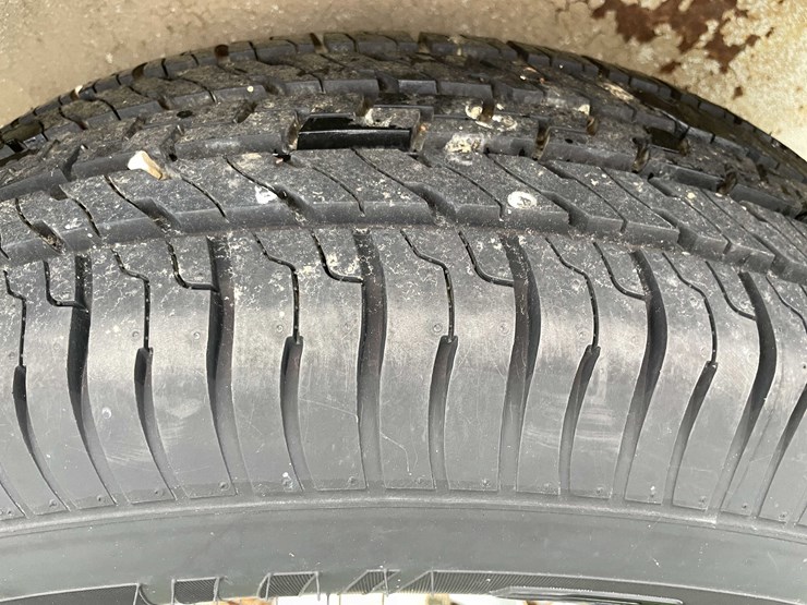 #8044-•-1986-3-horse-gooseneck-camper-trailer-(no-title)-image-46