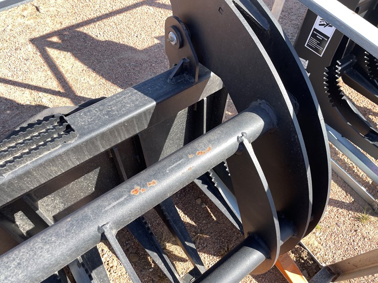 #4102-•-78"-heavy-brush-grapple-bucket-attachment-image-7