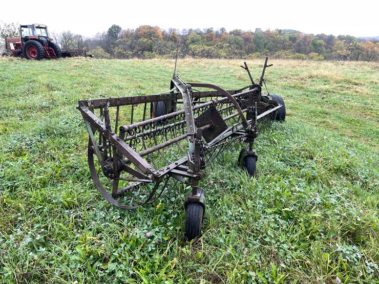 #8031-•-john-deere-hay-rake-image-4