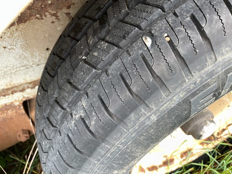 #8044-•-1986-3-horse-gooseneck-camper-trailer-(no-title)-image-45