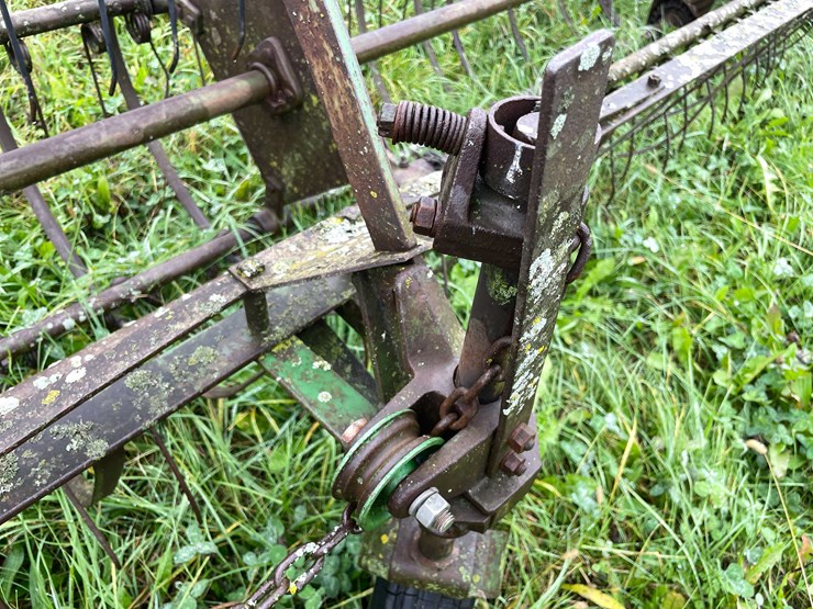 #8031-•-john-deere-hay-rake-image-18