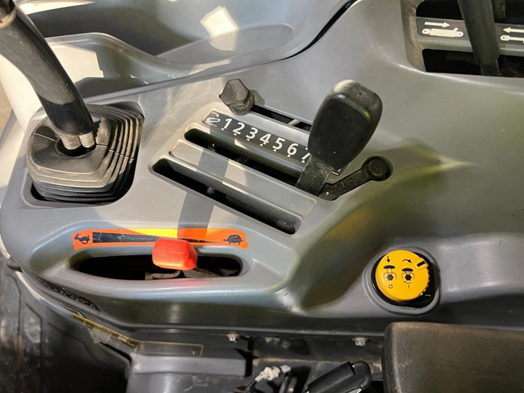 2015-kubota-l4060-image-30