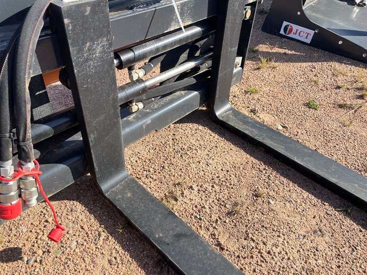#4090-•-wolverine-pallet-fork-hydraulic-adjustable-attachment-image-14